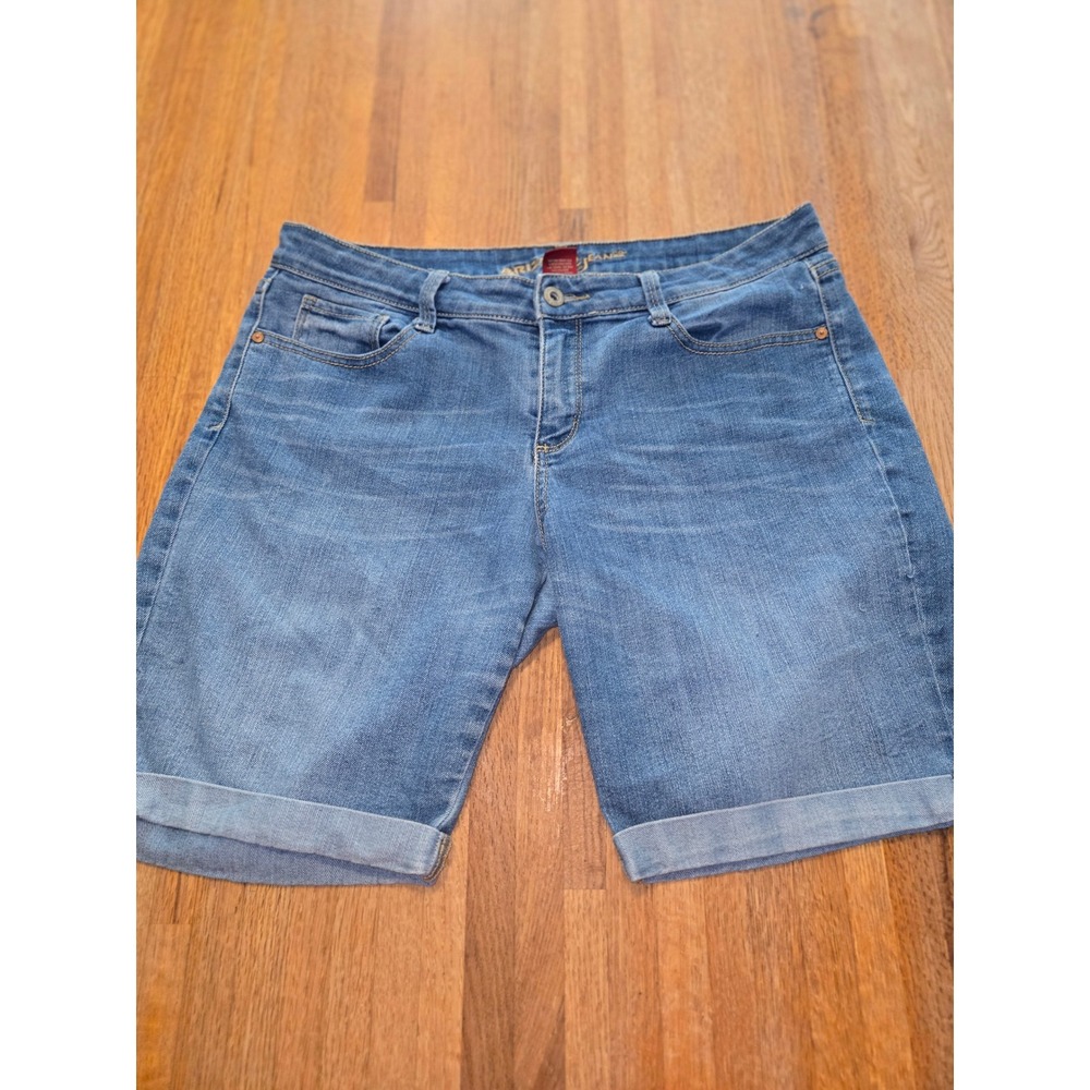 Arizona Jean Co Women 11 Blue Denim Medium Wash Cuffed Stretch Bermuda Shorts